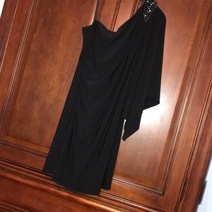 Cute one shoulder dress !